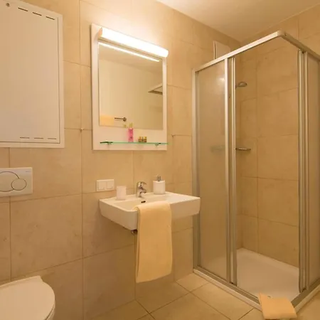 Charming With Alps View Apartament Bad Gastein