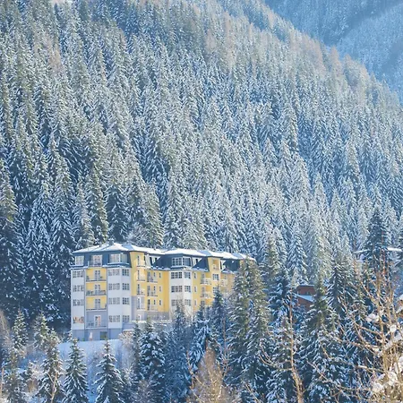 Charming With Alps View Apartament Bad Gastein